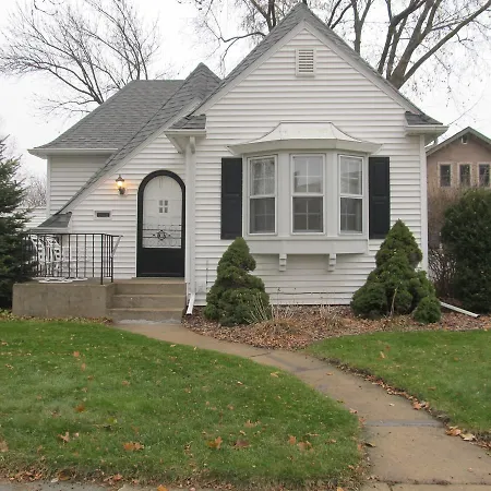 Covered By Faith Rentals -Storybook Home Rochester Exterior photo